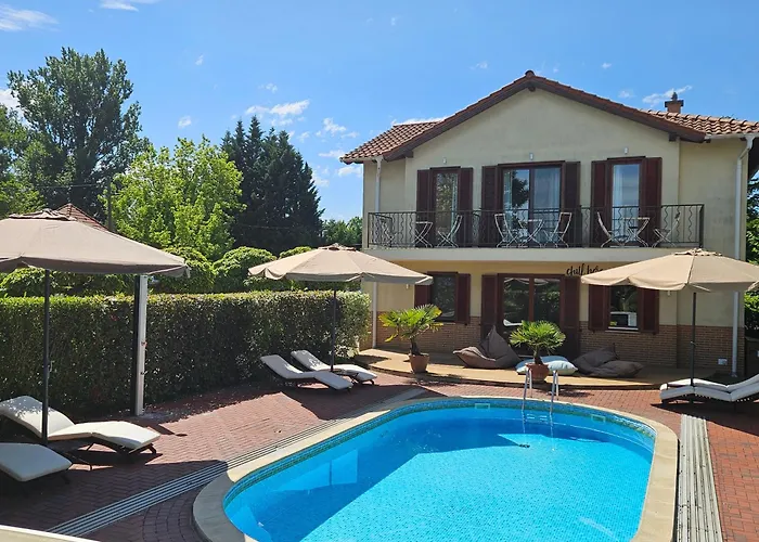 Hullam Villa B&B