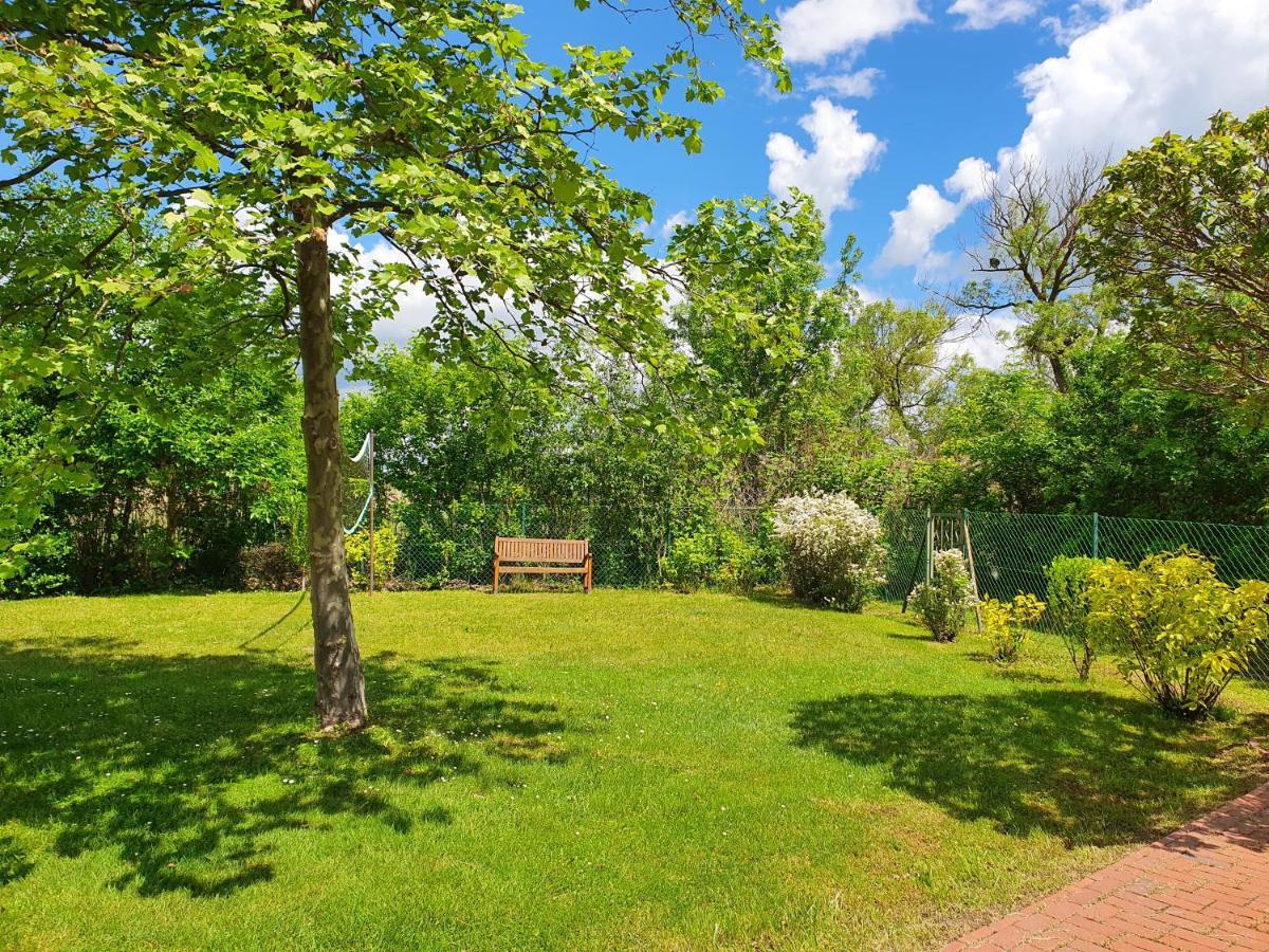 Hullam Bed & Breakfast Balatonmáriafürdő
