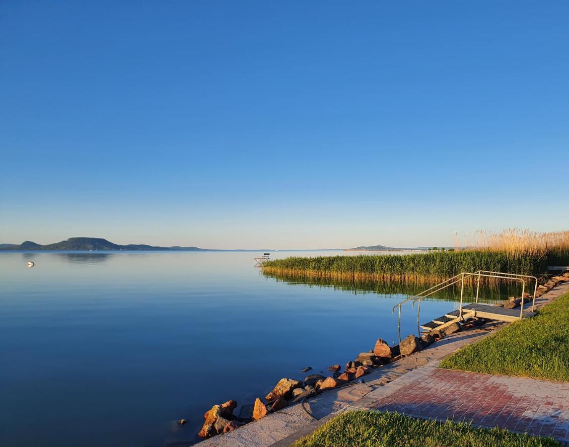 Bed & Breakfast Hullam Balatonmáriafürdő
