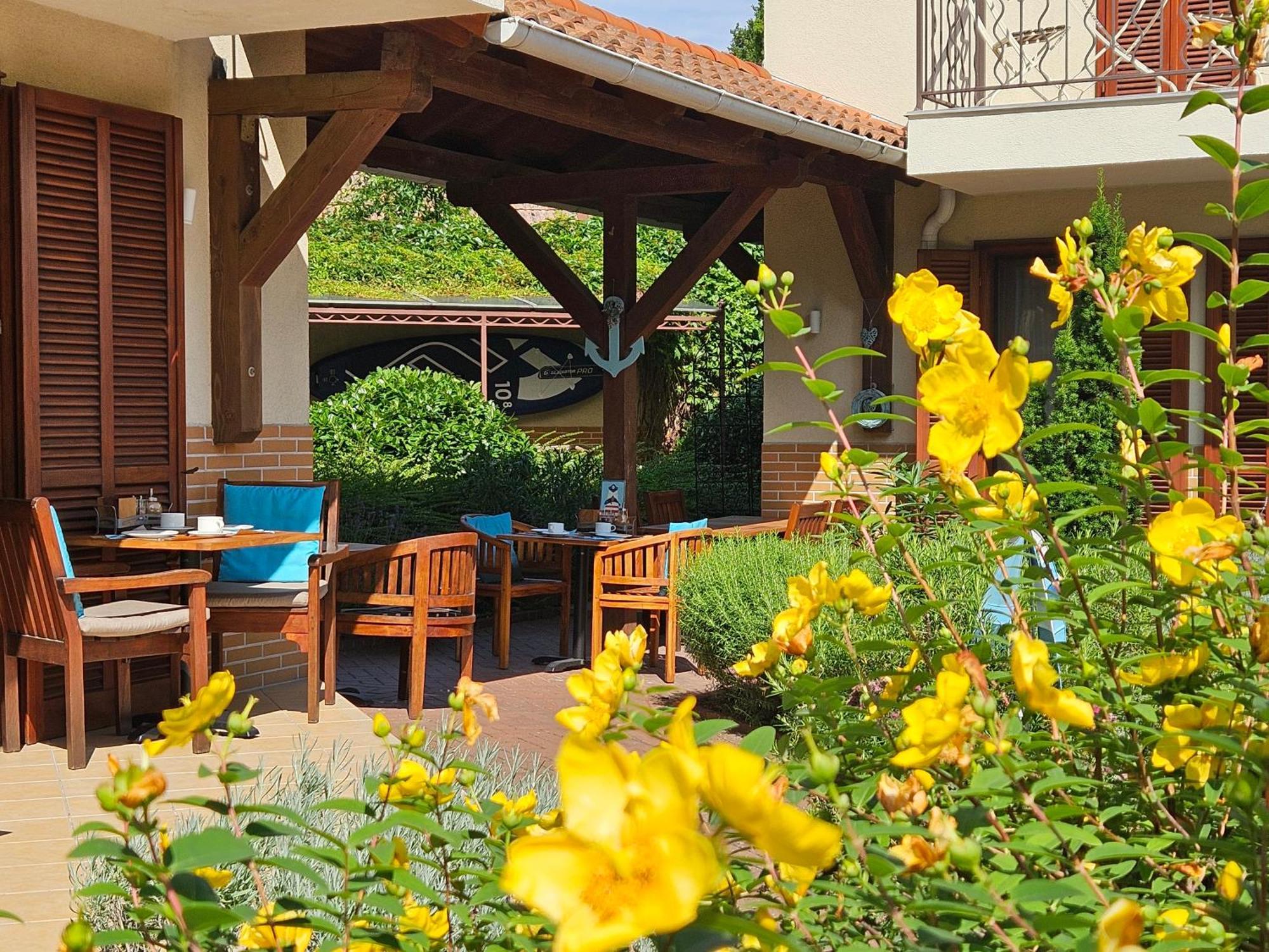 Hullám Bed and breakfast