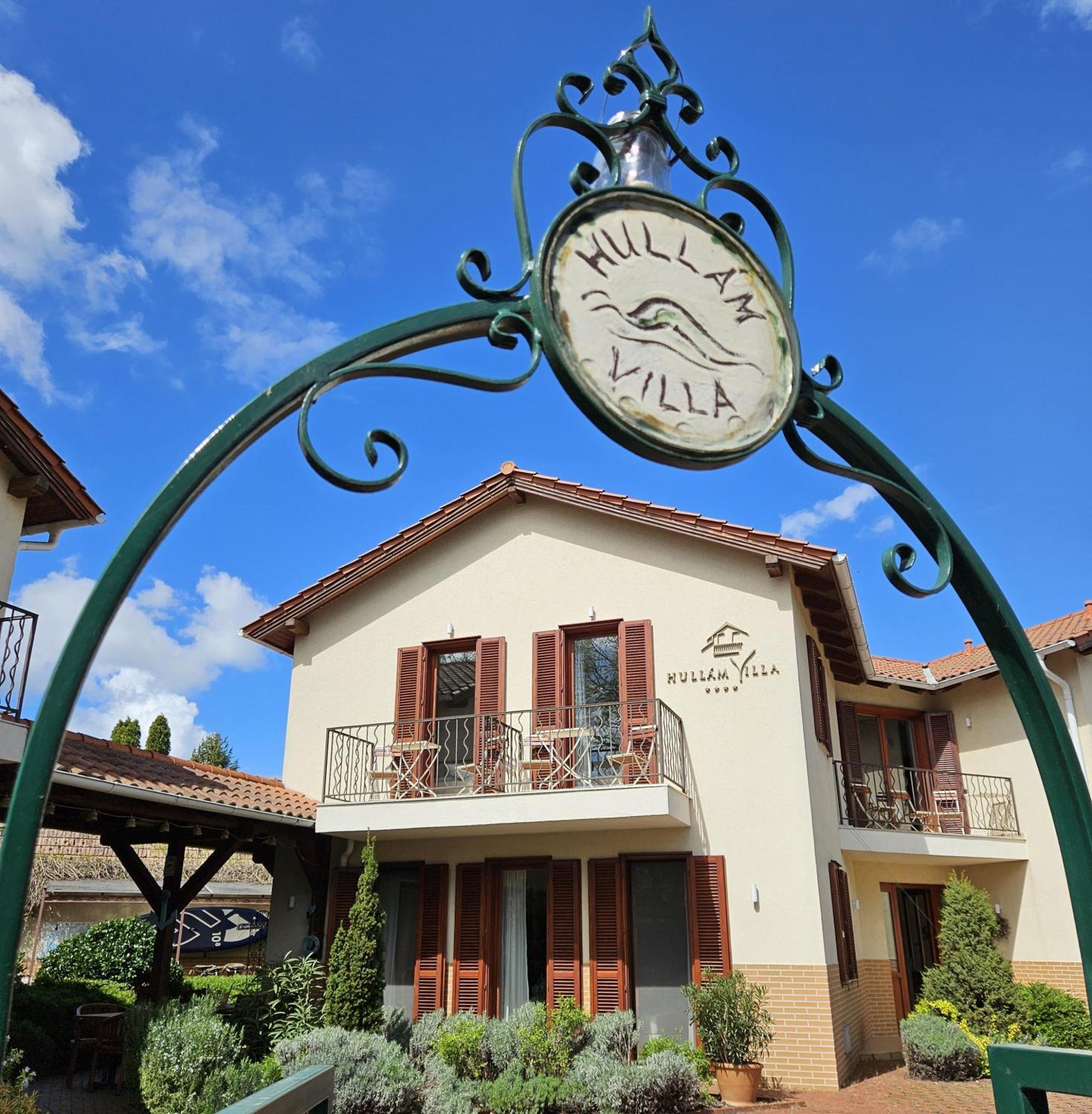 Hullam Bed & Breakfast Balatonmáriafürdő