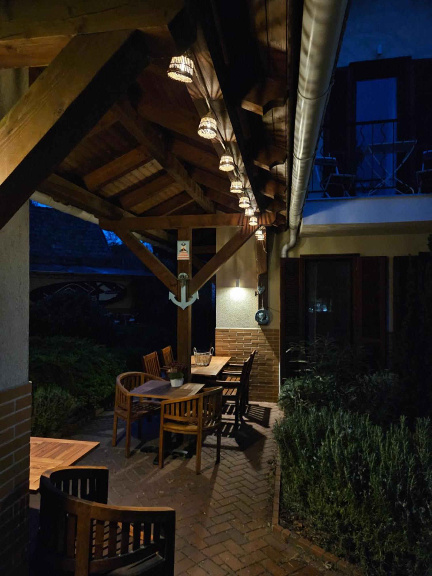 Hullám Bed and breakfast