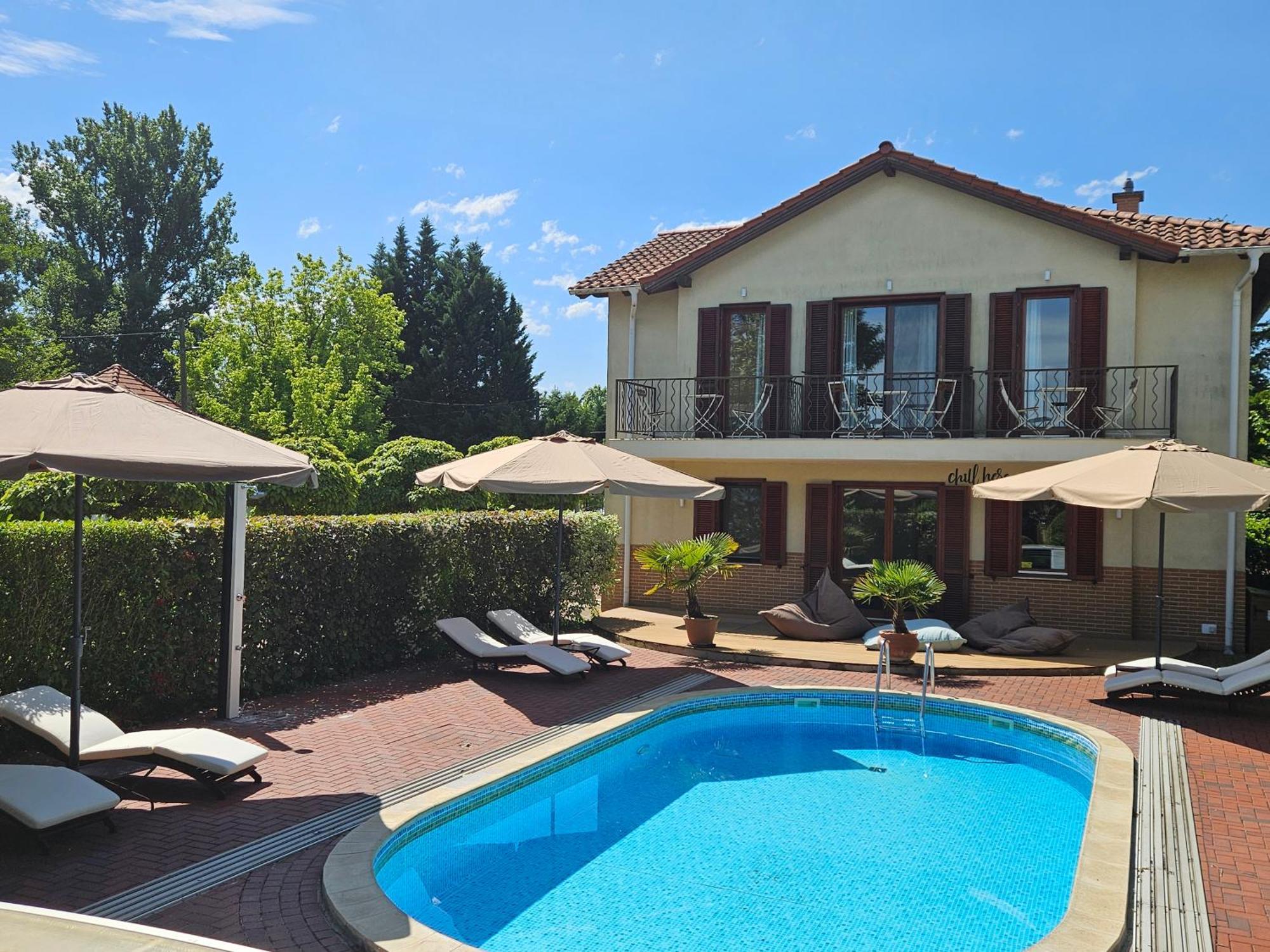 Bed and breakfast Hullám 4*
