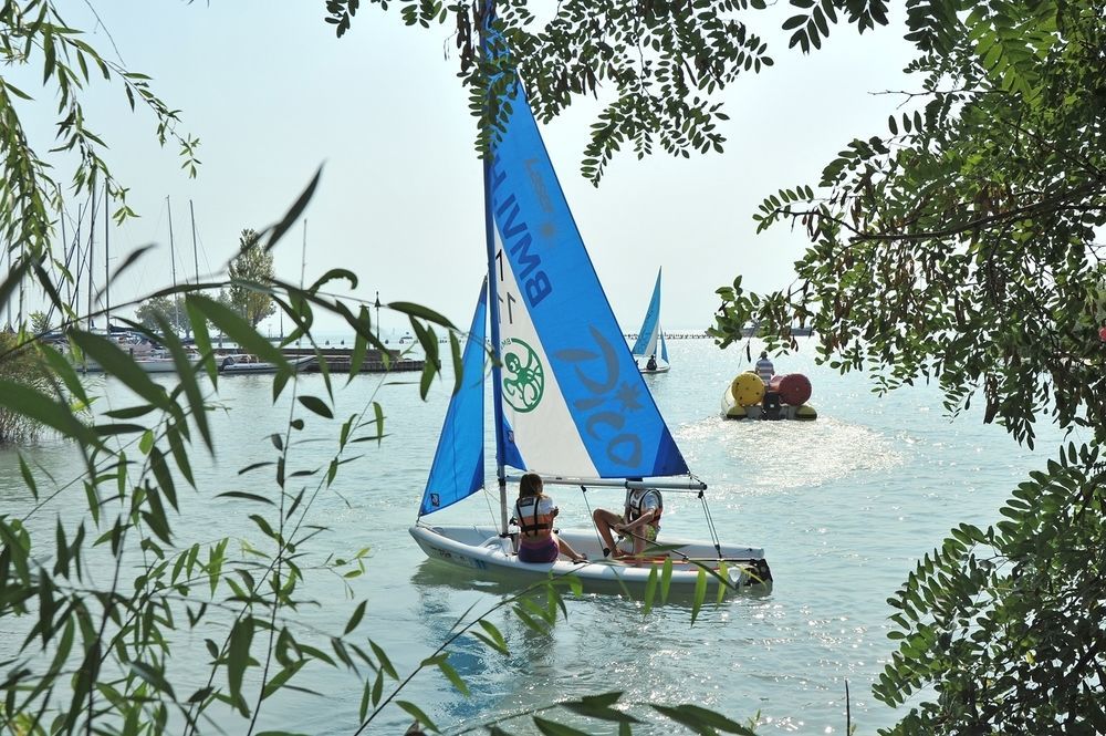 Hullám 4* Balatonmáriafürdő